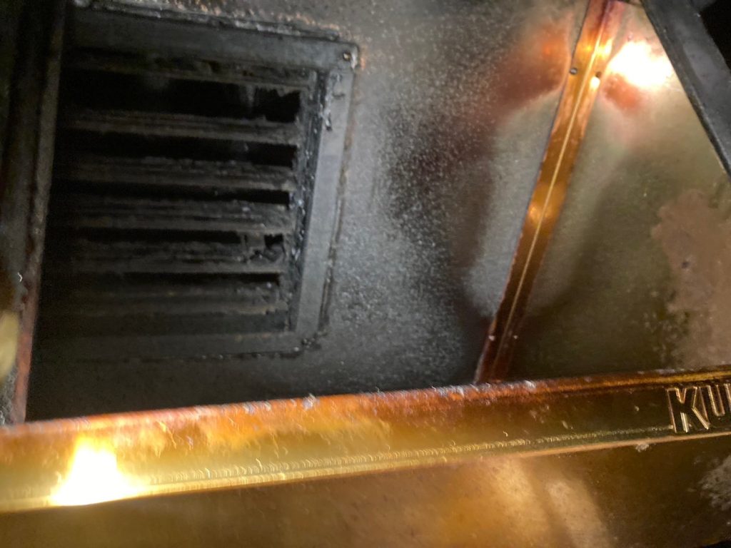 飲食店の換気扇、頑固な油汚れに悩んでいませんか?